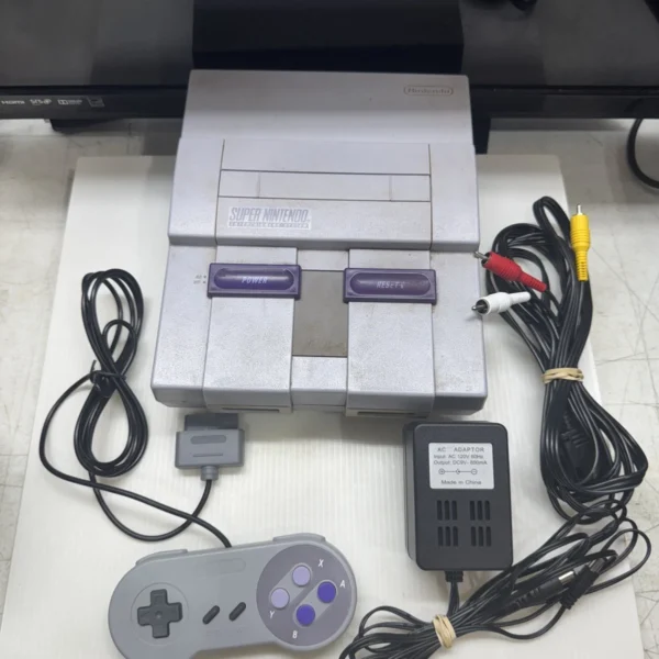 Nintendo SNES Super Nintendo System Console - Gray